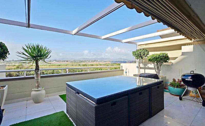 1 Bedroom Property for Sale in Bloubergstrand Western Cape
